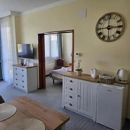 Room4u & Wellness شقة زلاكاروس