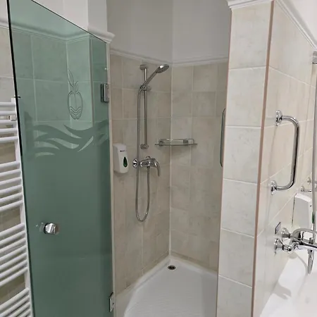 Room4u & Wellness Залакарош