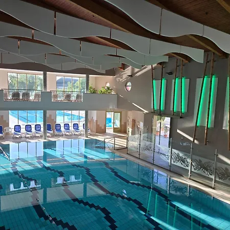 Room4u & Karos Wellness *