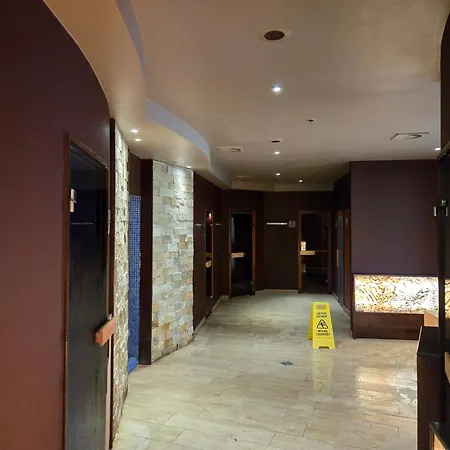Room4u & Karos Wellness
